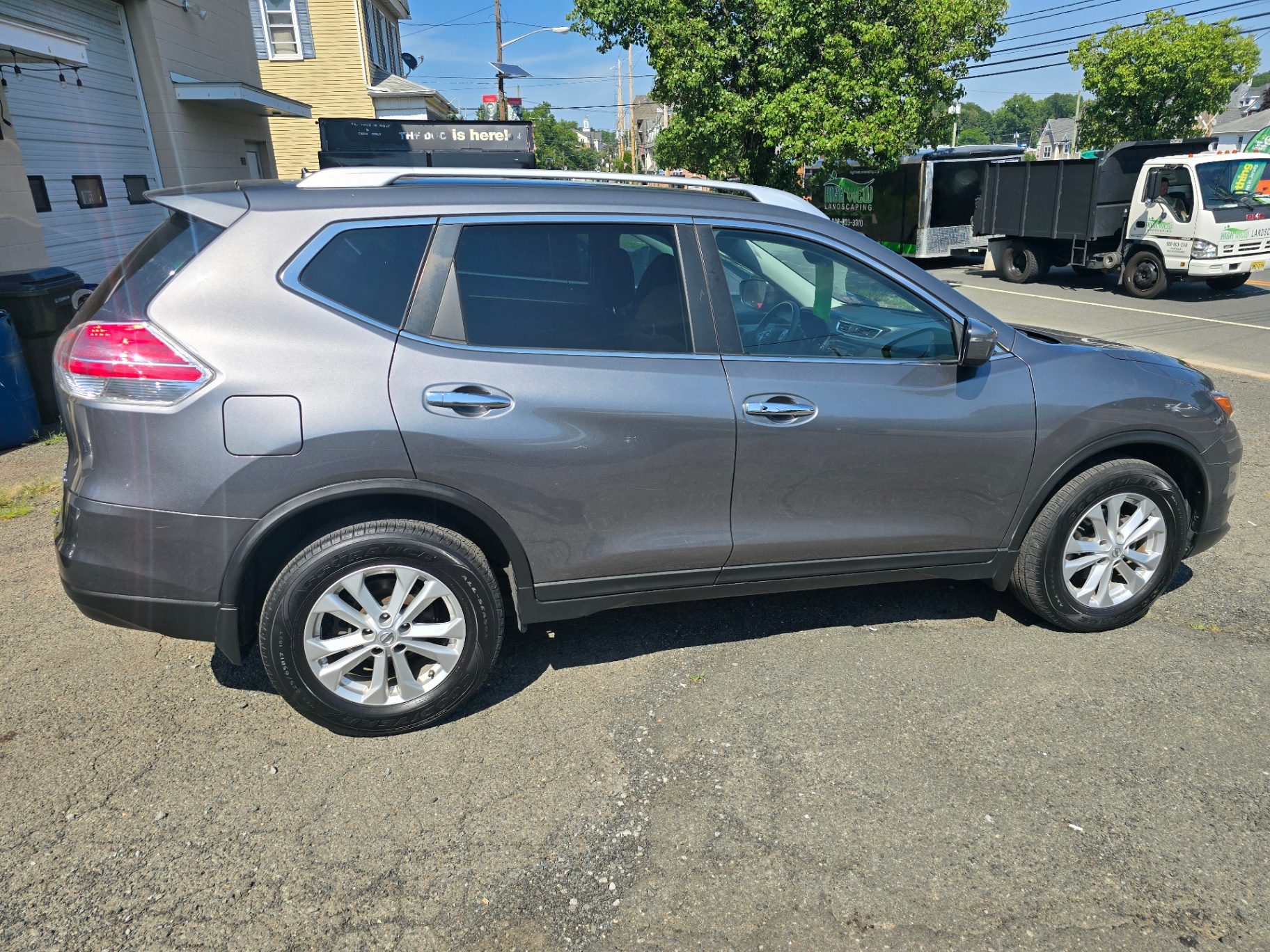 2016 Nissan Rogue SV AWD photo 2 for sale at George Church Inc in Fanwood, NJ